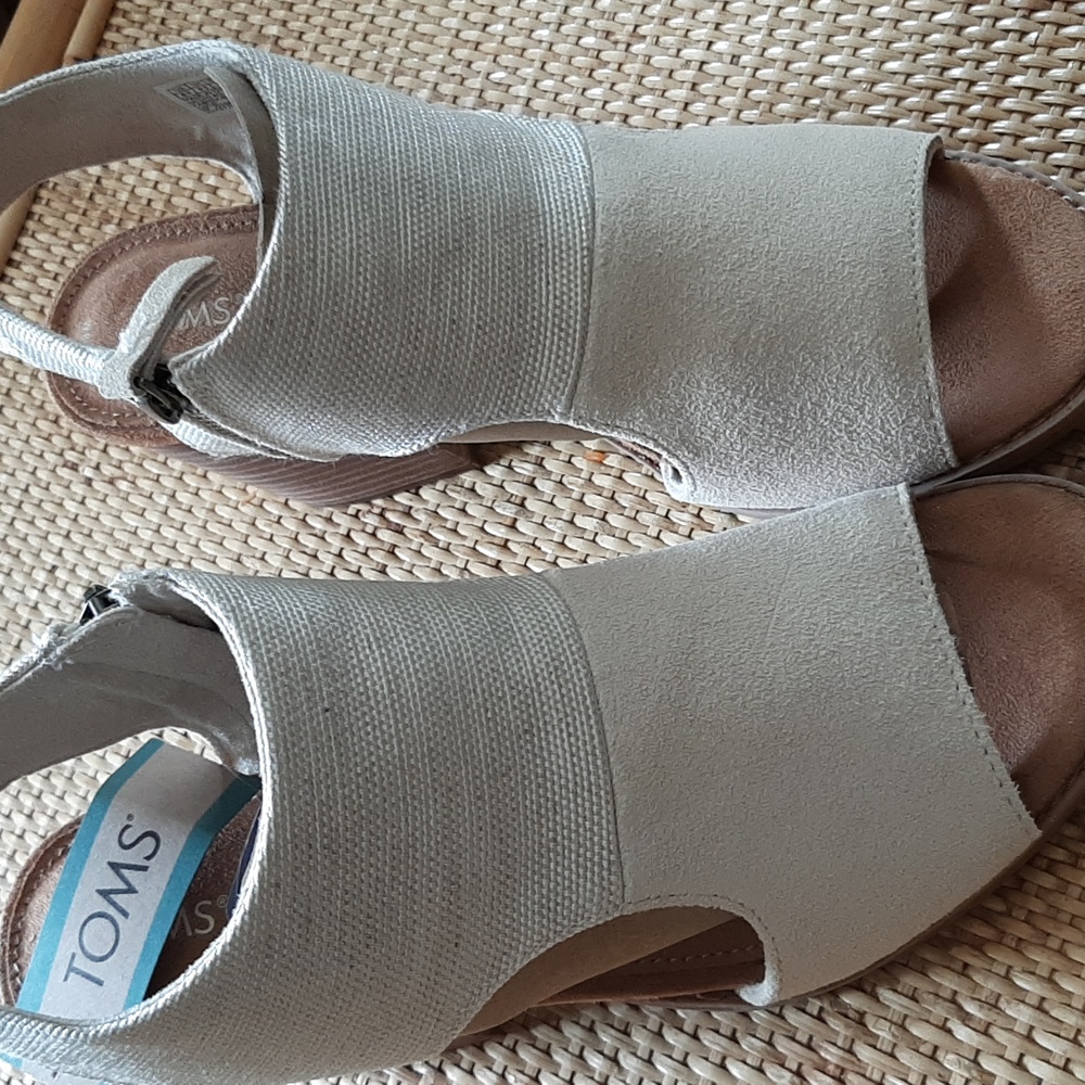 Toms Cream Women's Suede/Yarn Dye Heels Block Heel. Eliana